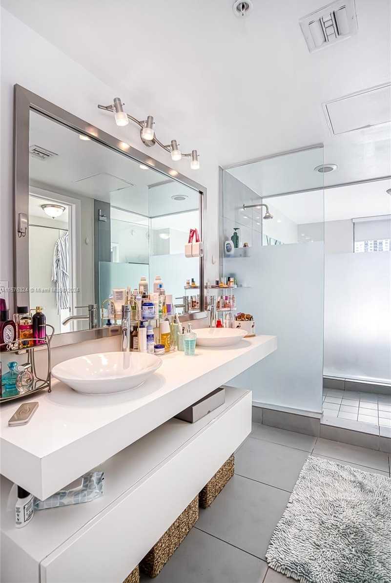 Small Image of 92 SOUTH WEST 3RD ST #1511, Miami Number 21