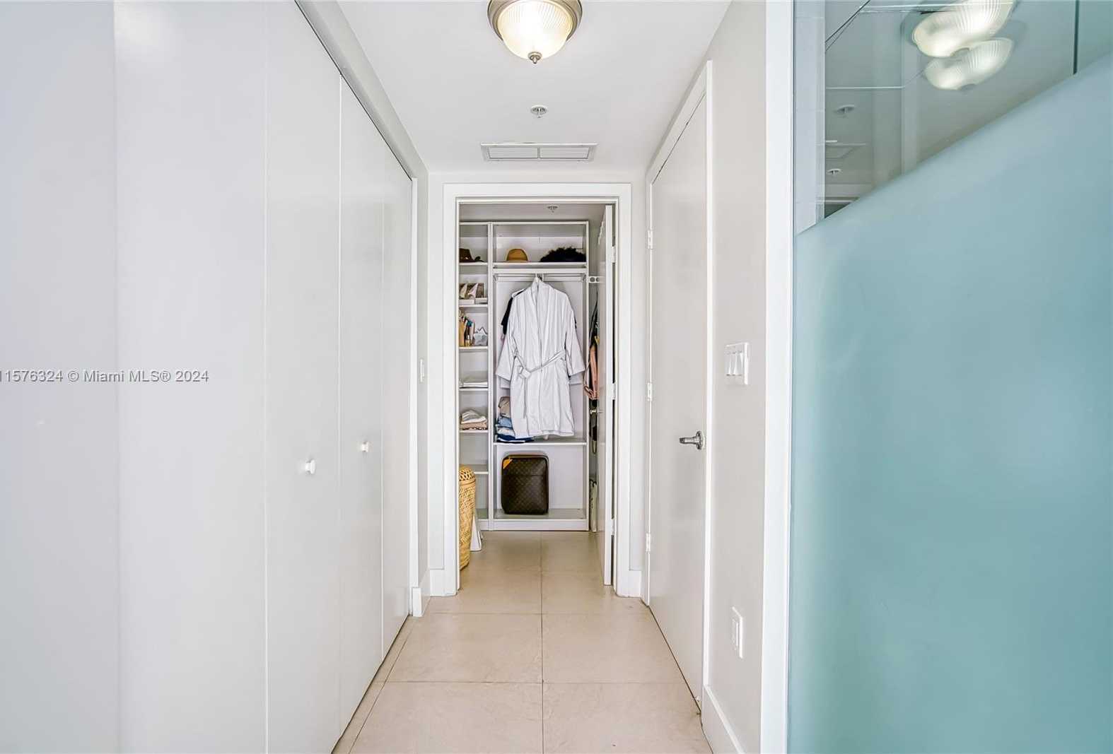 Small Image of 92 SOUTH WEST 3RD ST #1511, Miami Number 24