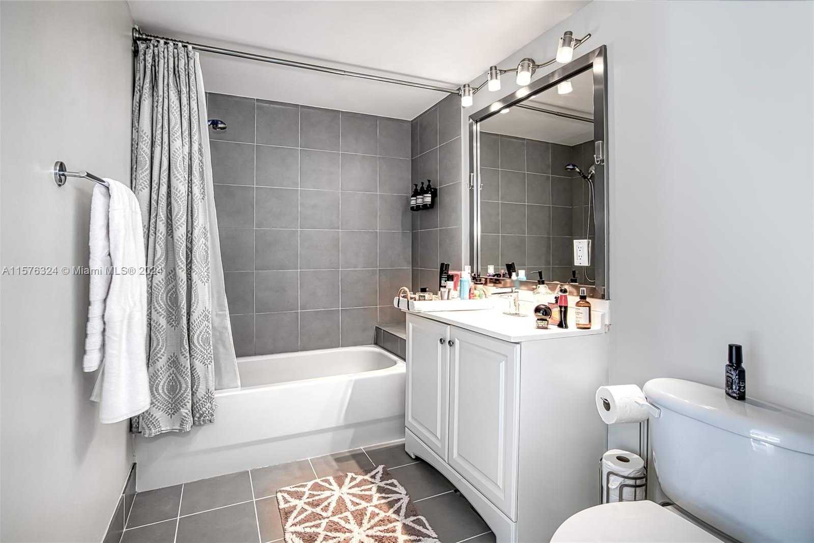 Small Image of 92 SOUTH WEST 3RD ST #1511, Miami Number 30