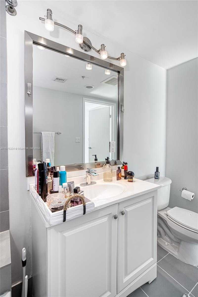 Small Image of 92 SOUTH WEST 3RD ST #1511, Miami Number 34