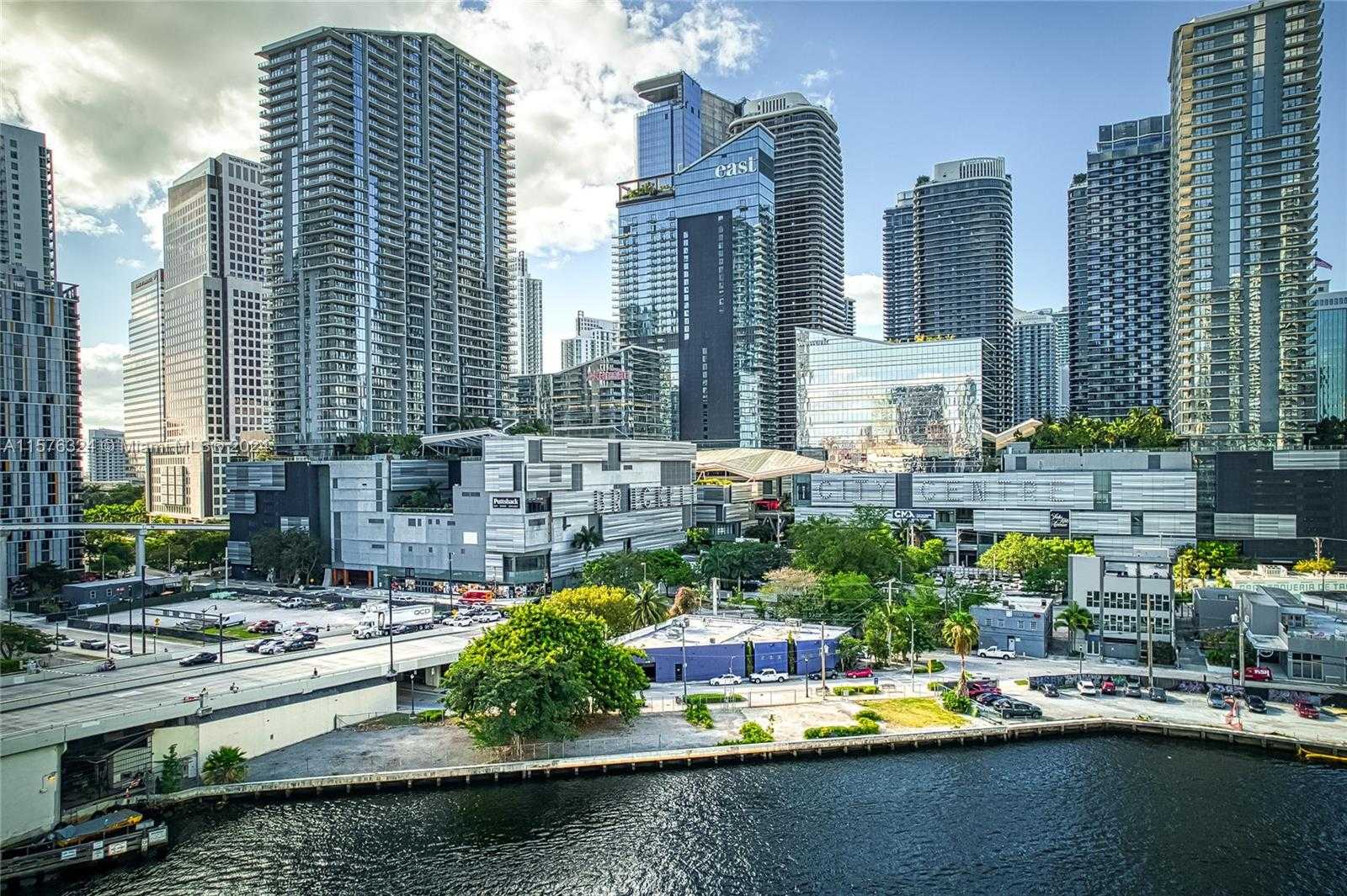 Small Image of 92 SOUTH WEST 3RD ST #1511, Miami Number 49