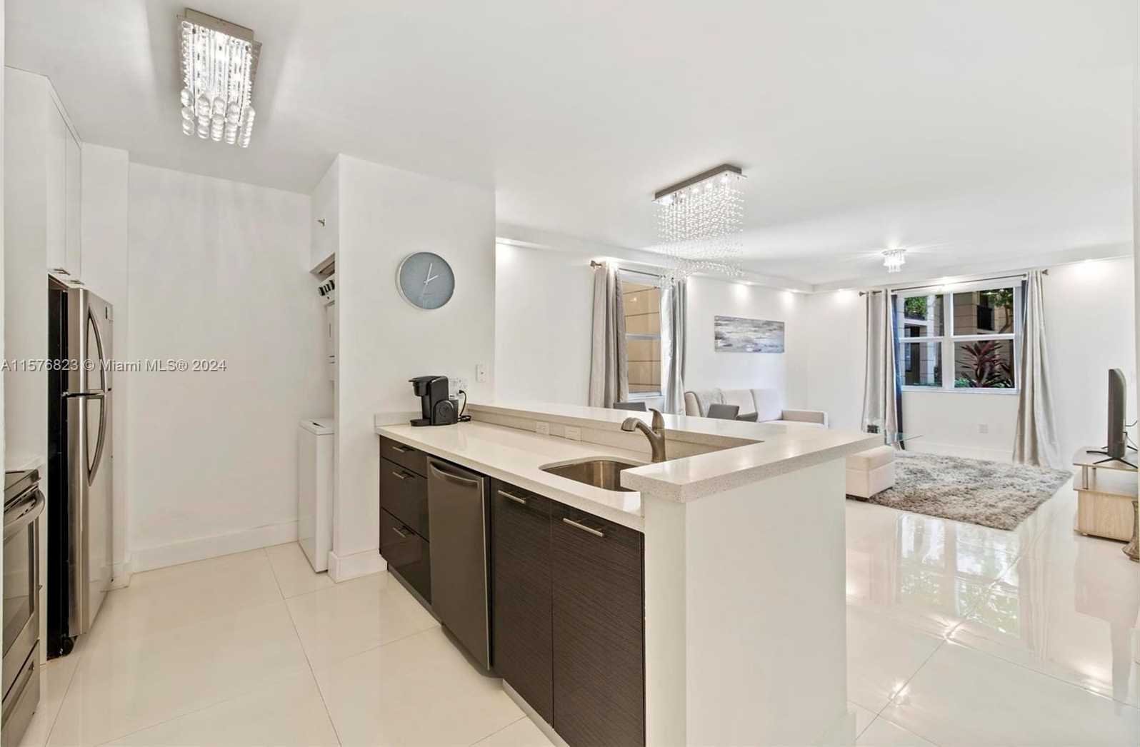 Small Image of 17125 NORTH BAY RD #3112, Sunny Isles Beach Number 7
