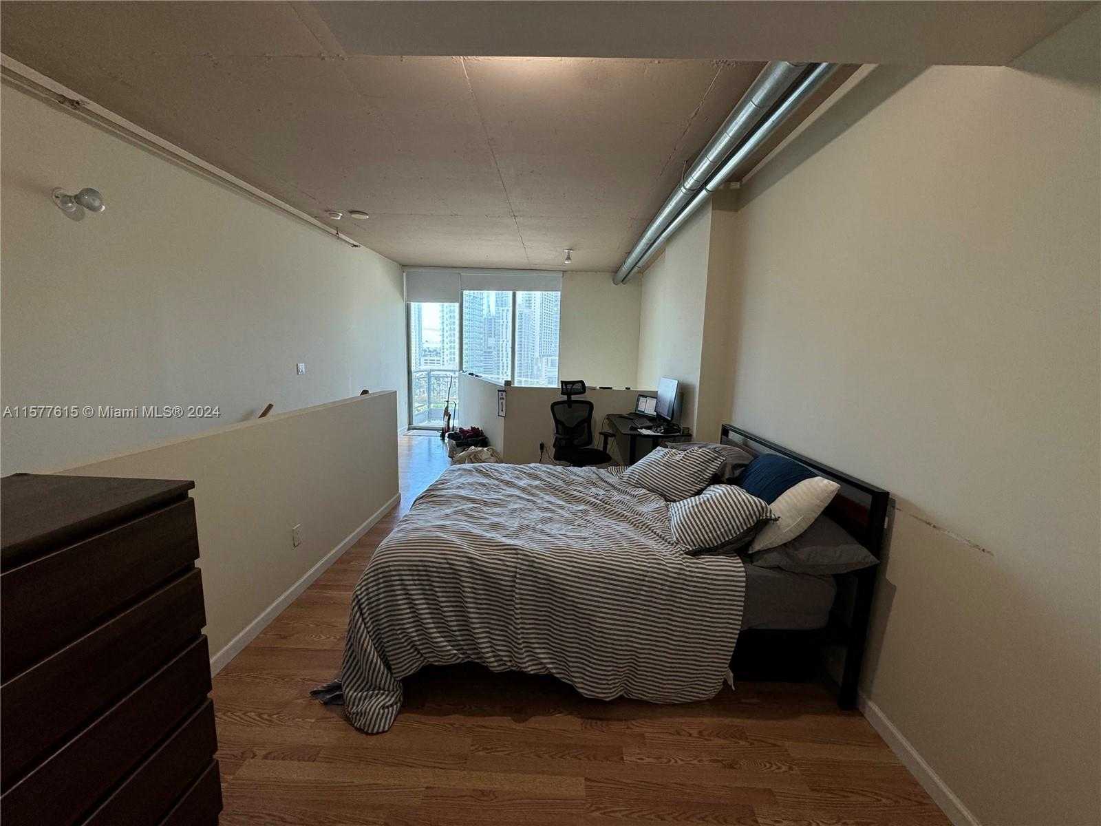 Small Image of 690 #1504, Miami Number 6