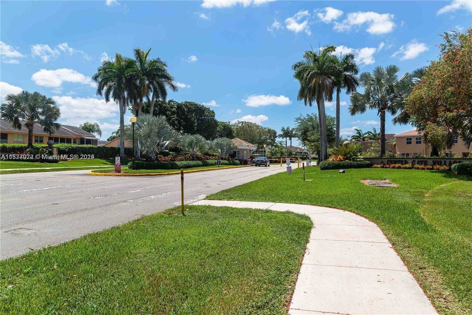 Small Image of 2008 SOUTH EAST 26TH LN #204, Homestead Number 22