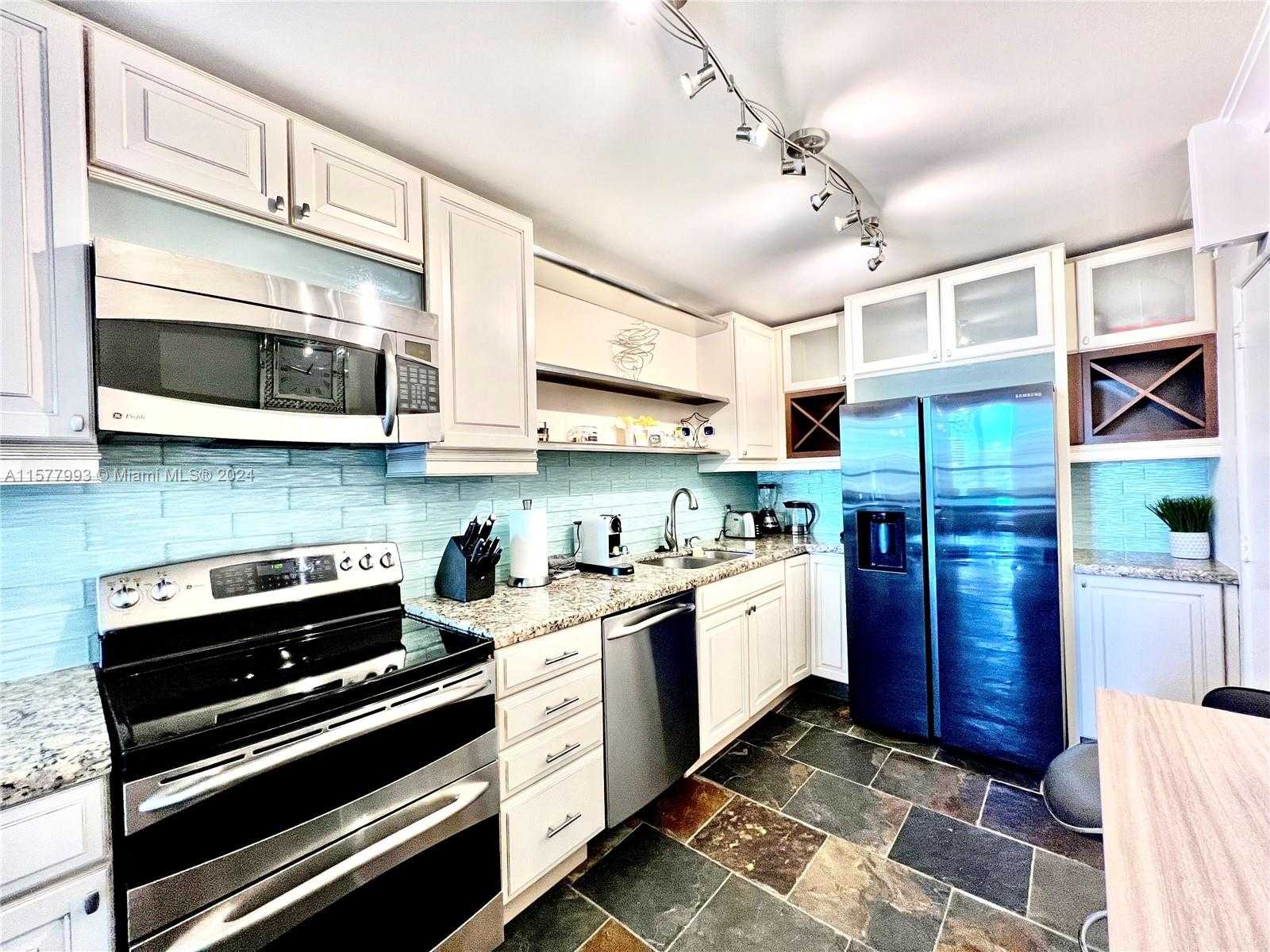 Small Image of 3901 SOUTH OCEAN DR #6W, Hollywood Number 6