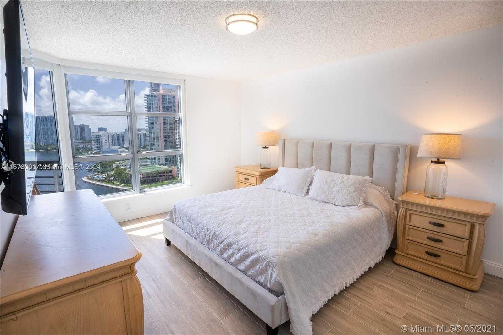 Small Image of 3530 Mystic Pointe Dr, Aventura, FL 33180, USA Number 10