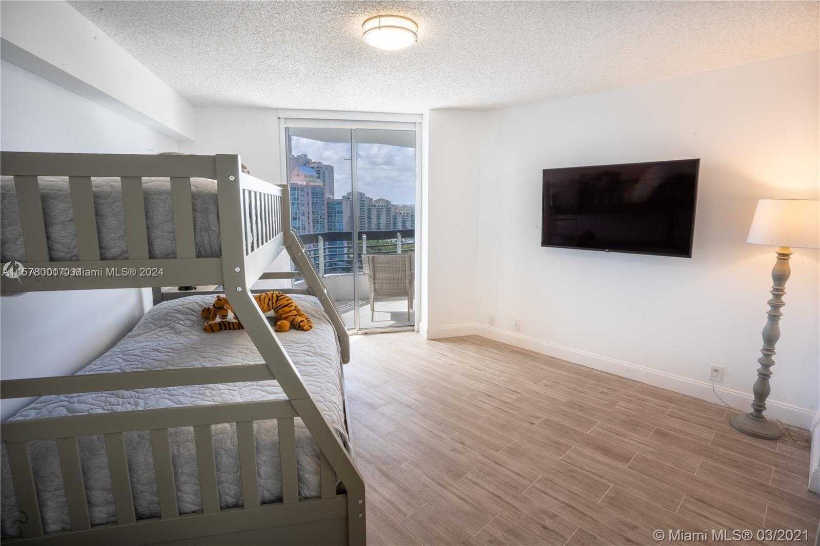 Small Image of 3530 Mystic Pointe Dr, Aventura, FL 33180, USA Number 20