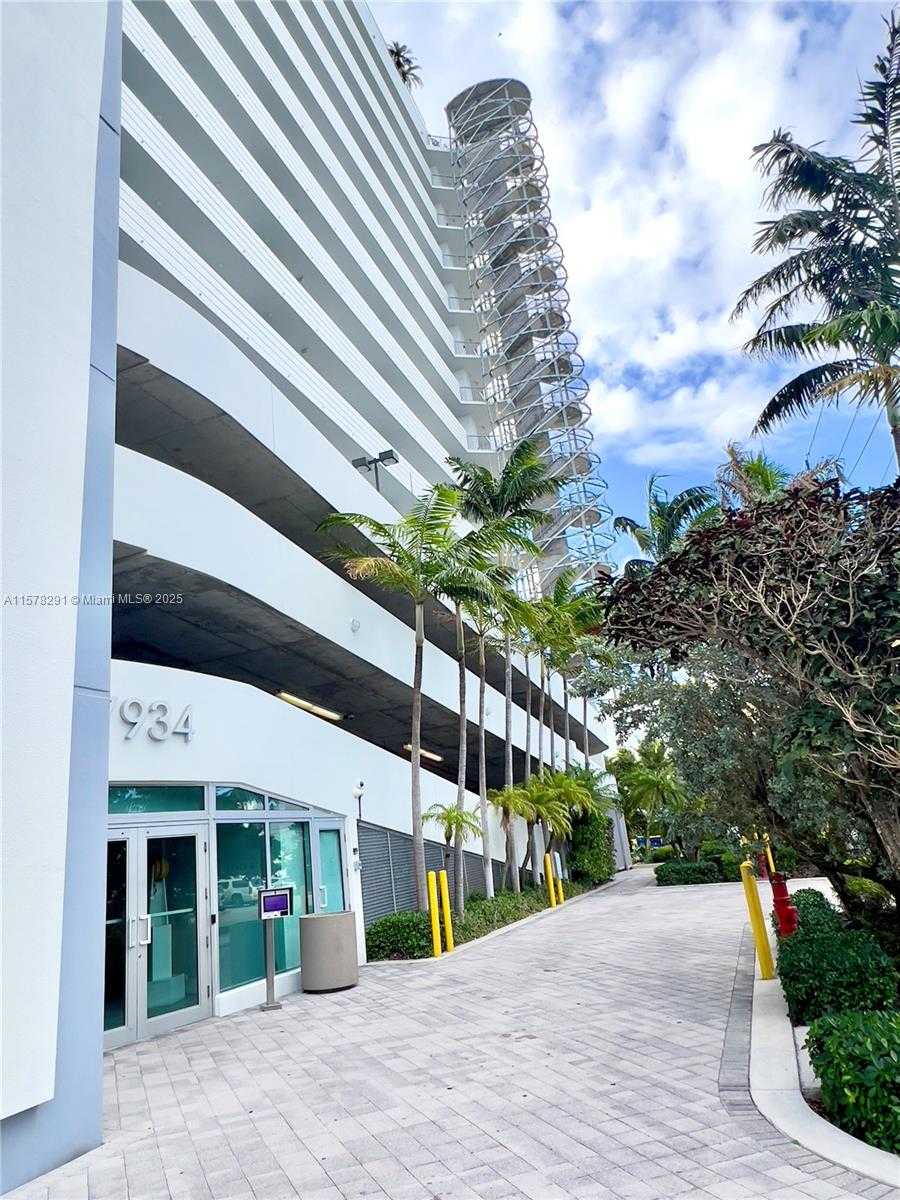 Small Image of 7934 WEST DRIVE #901, North Bay Village Number 3