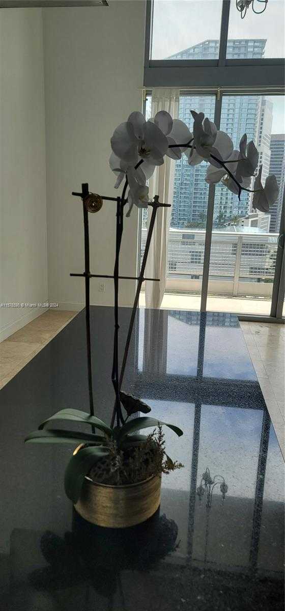 Small Image of 690 SOUTH WEST 1ST CT #2122, Miami Number 19