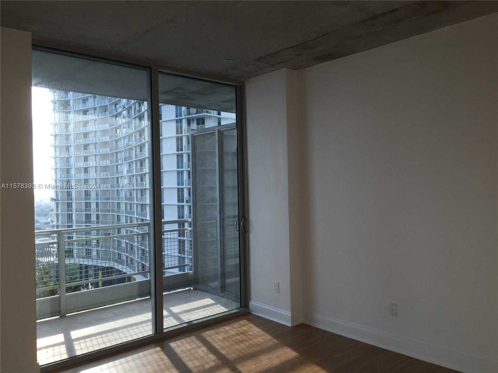Small Image of 690 SOUTH WEST 1ST CT #2122, Miami Number 23