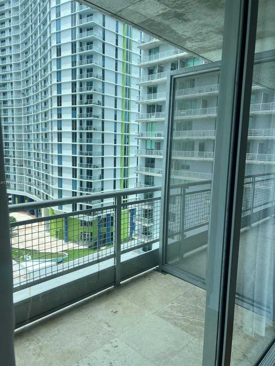 Small Image of 690 SOUTH WEST 1ST CT #2122, Miami Number 24