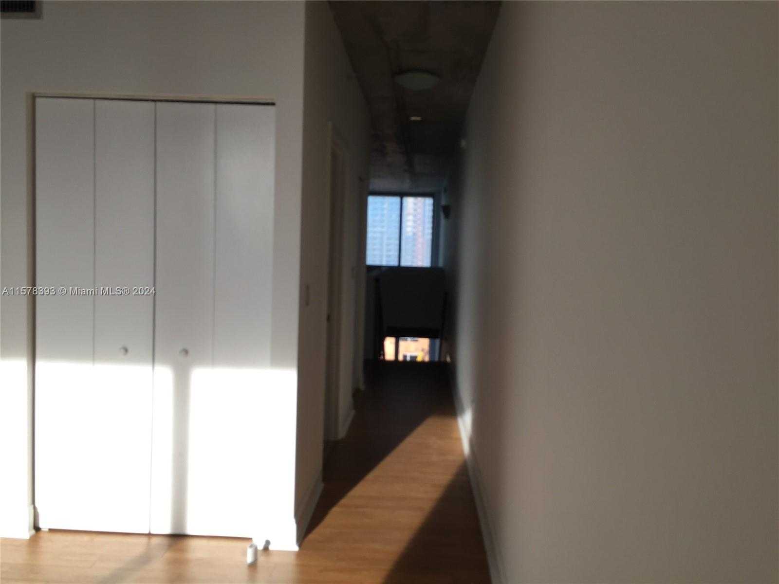 Small Image of 690 SOUTH WEST 1ST CT #2122, Miami Number 27