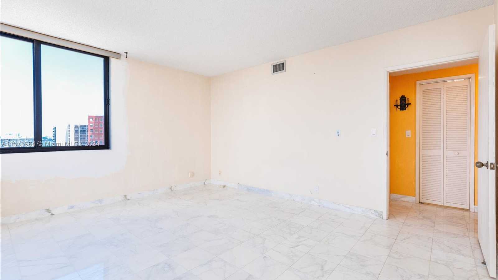Small Image of 1581 BRICKELL AVE #1107, Miami Number 23