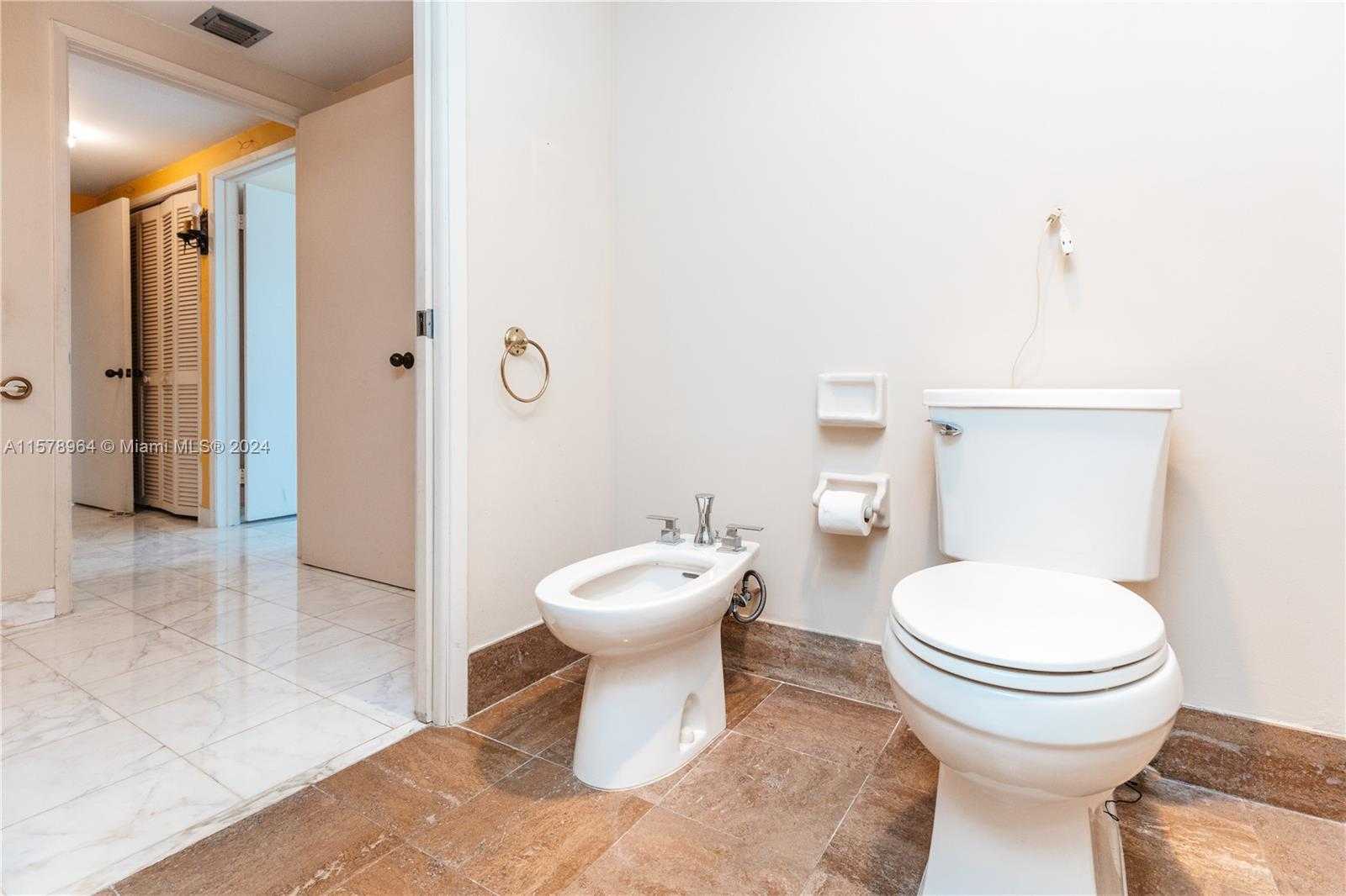 Small Image of 1581 BRICKELL AVE #1107, Miami Number 32
