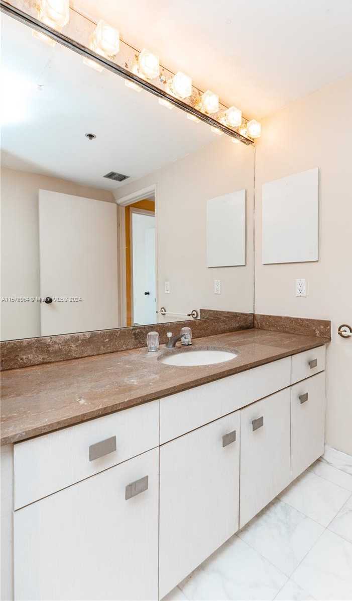 Small Image of 1581 BRICKELL AVE #1107, Miami Number 34