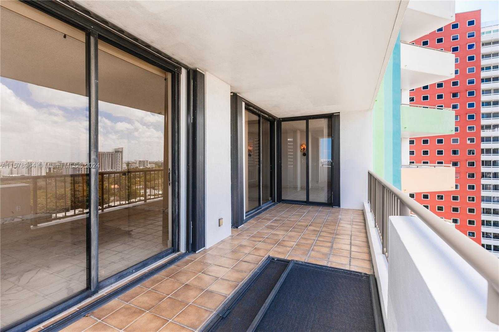 Small Image of 1581 BRICKELL AVE #1107, Miami Number 41