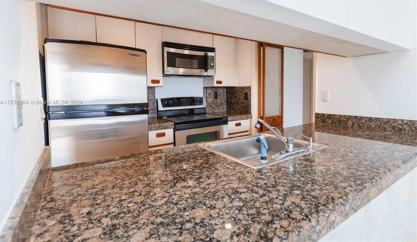 Small Image of 1581 BRICKELL AVE #1107, Miami Number 8