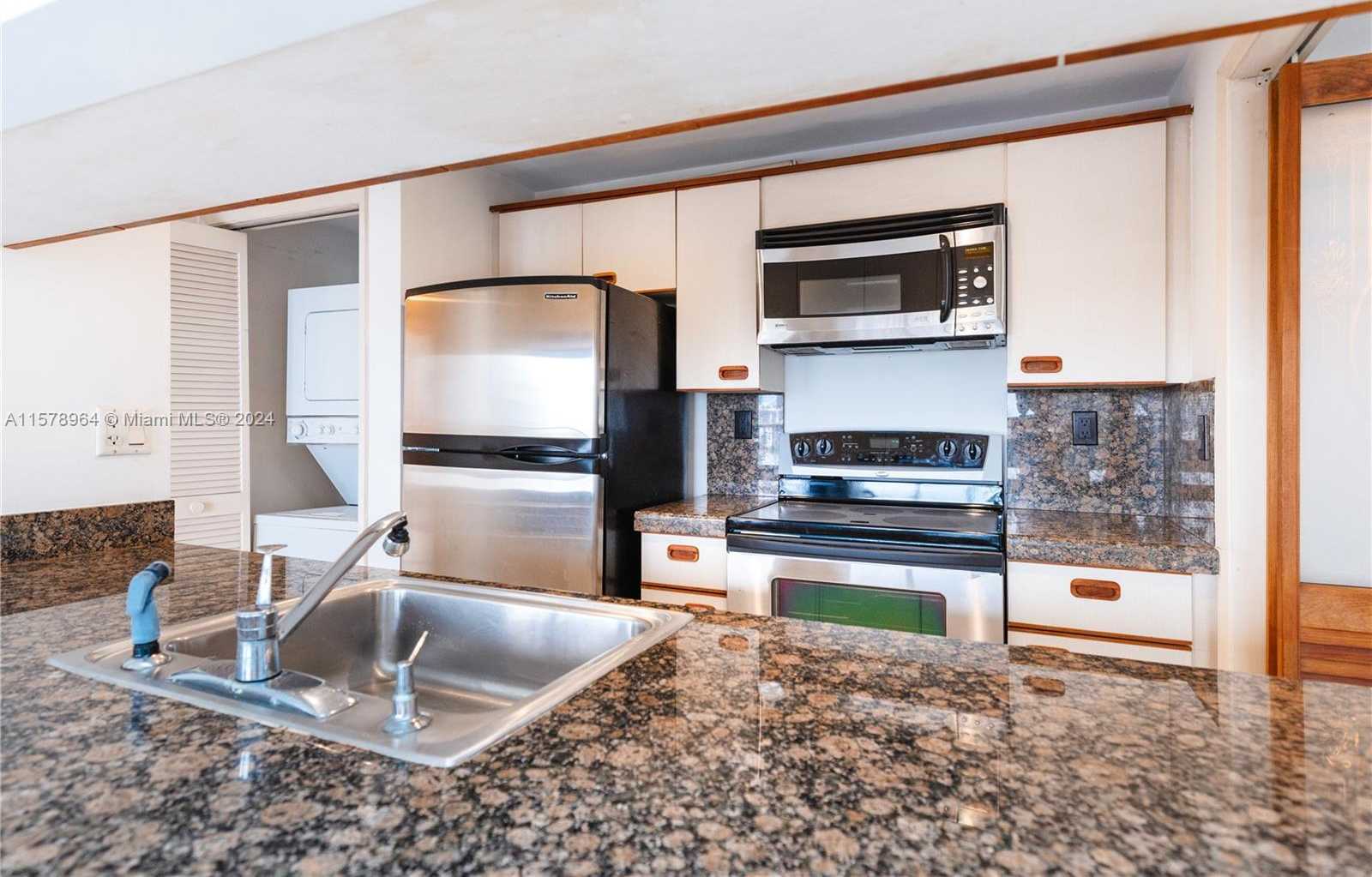 Small Image of 1581 BRICKELL AVE #1107, Miami Number 9
