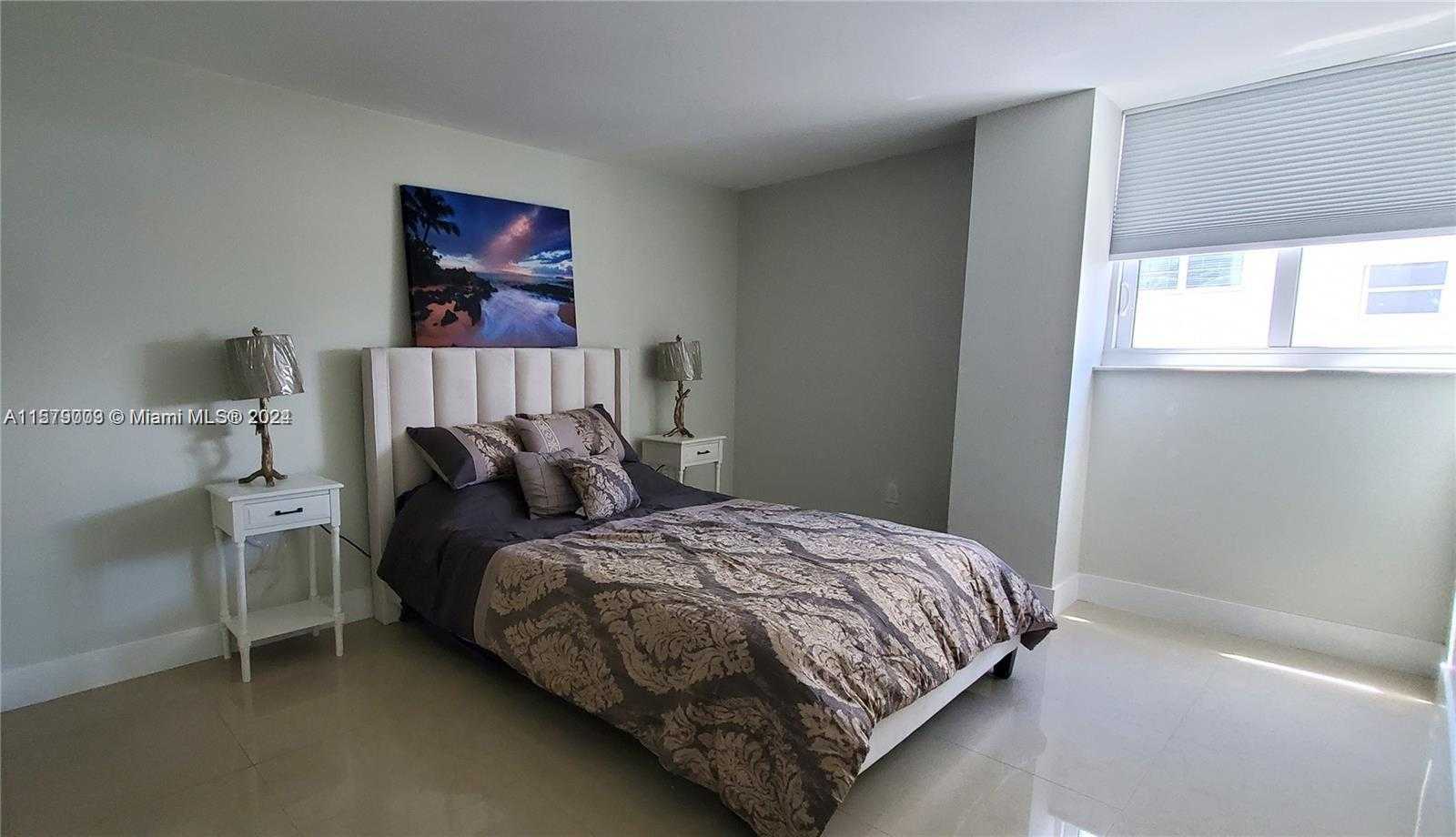 Small Image of 2457 COLLINS AVE #606, Miami Beach Number 5