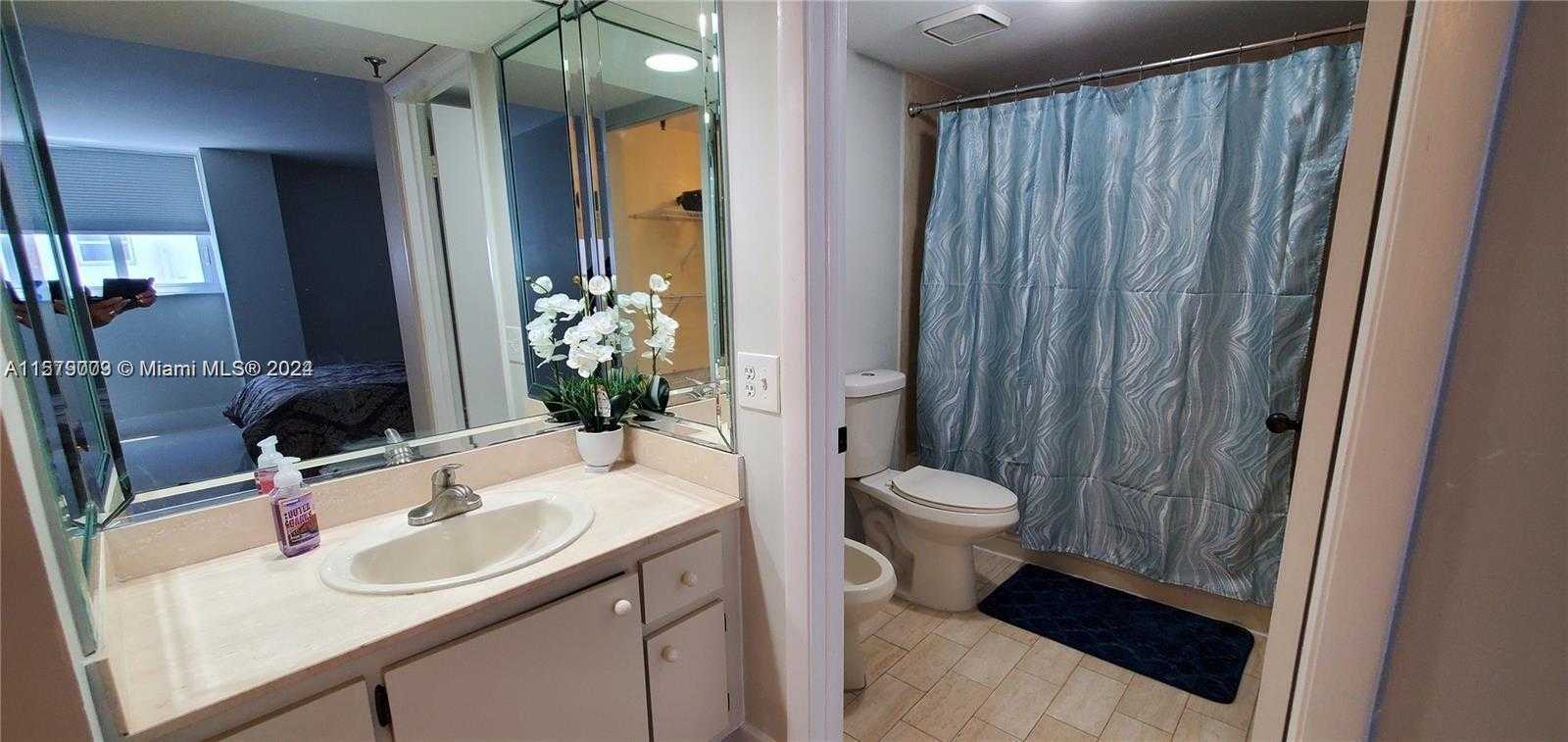 Small Image of 2457 COLLINS AVE #606, Miami Beach Number 7