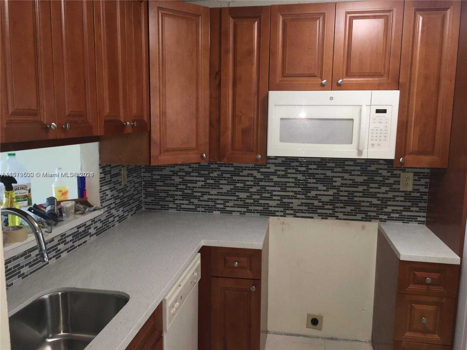 Small Image of 3396 FOXCROFT RD #308, Miramar Number 3