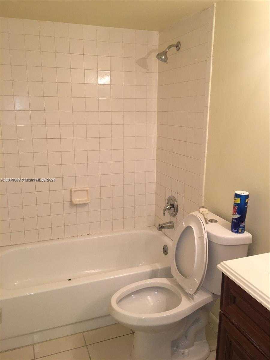 Small Image of 3396 FOXCROFT RD #308, Miramar Number 5