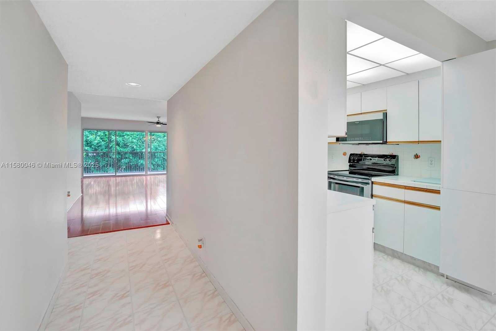 Small Image of 1200 SOUTH WEST 125TH AVE #415L, Pembroke Pines Number 11
