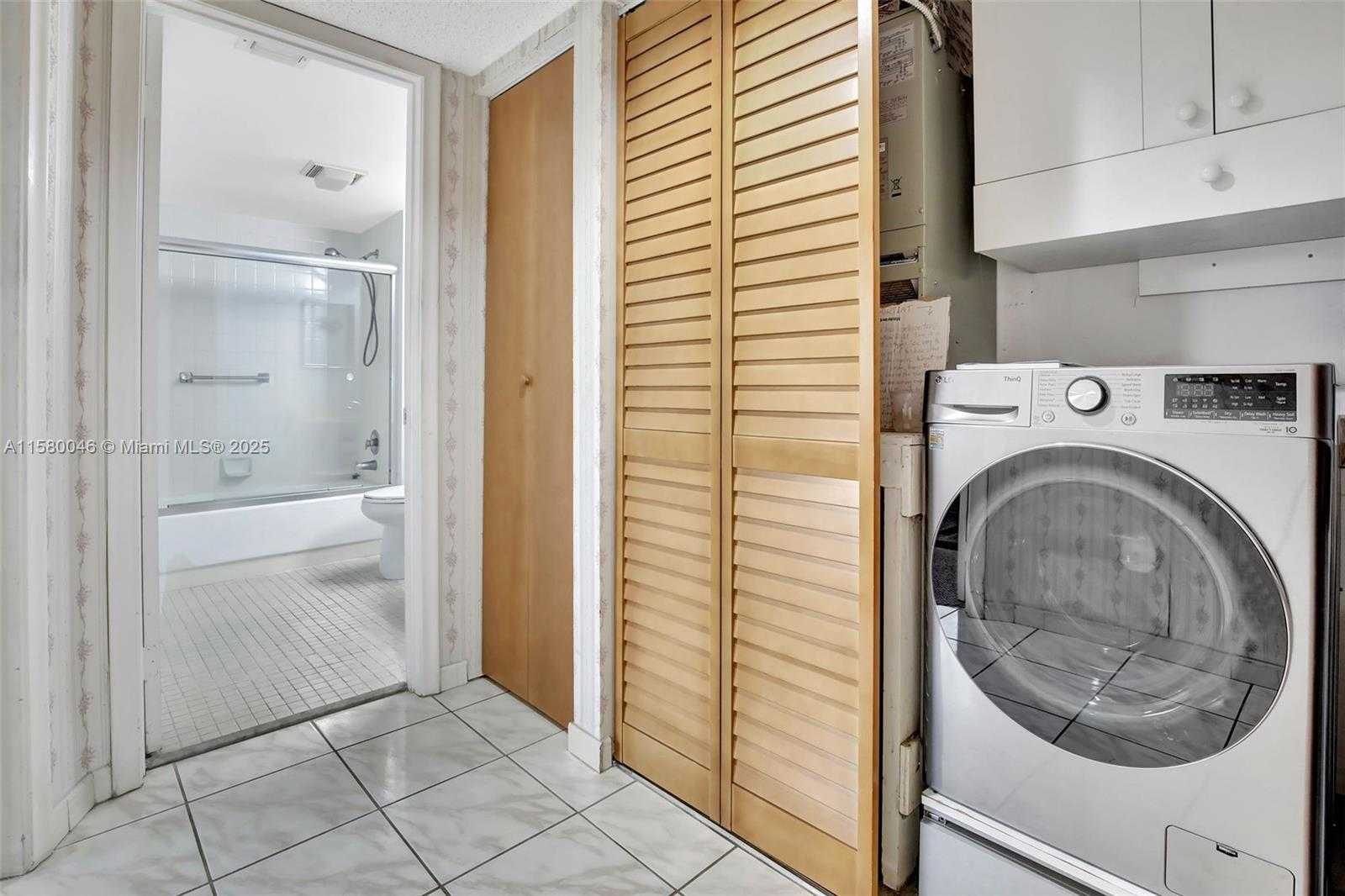 Small Image of 1200 SOUTH WEST 125TH AVE #415L, Pembroke Pines Number 4