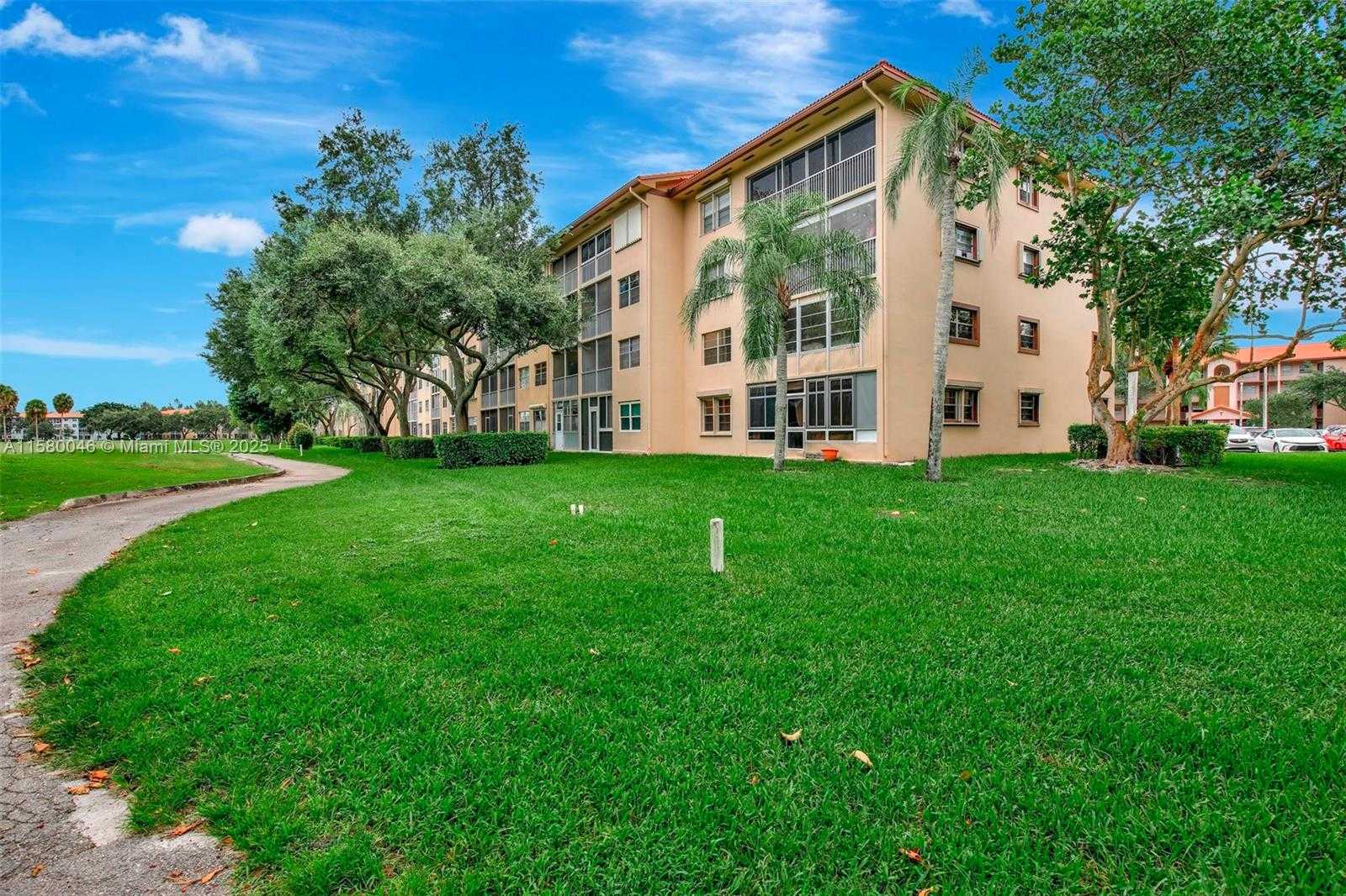 Small Image of 1200 SOUTH WEST 125TH AVE #415L, Pembroke Pines Number 47