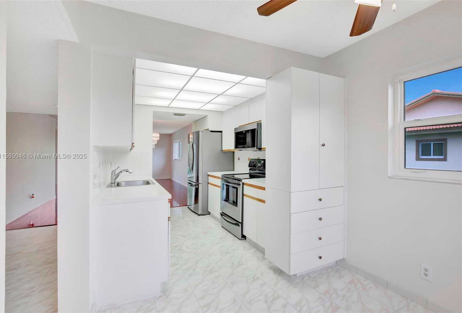 Small Image of 1200 SOUTH WEST 125TH AVE #415L, Pembroke Pines Number 6