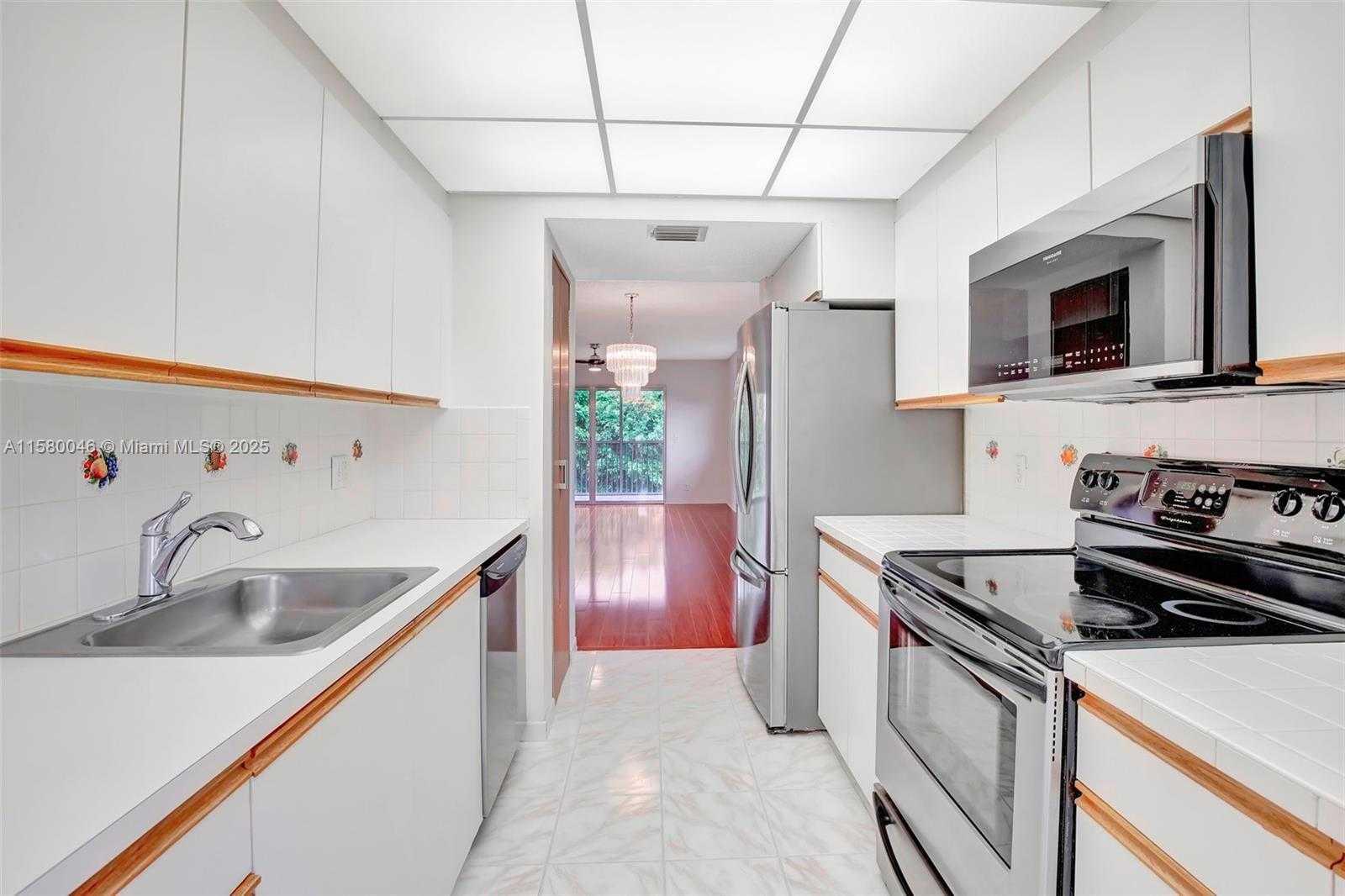 Small Image of 1200 SOUTH WEST 125TH AVE #415L, Pembroke Pines Number 8