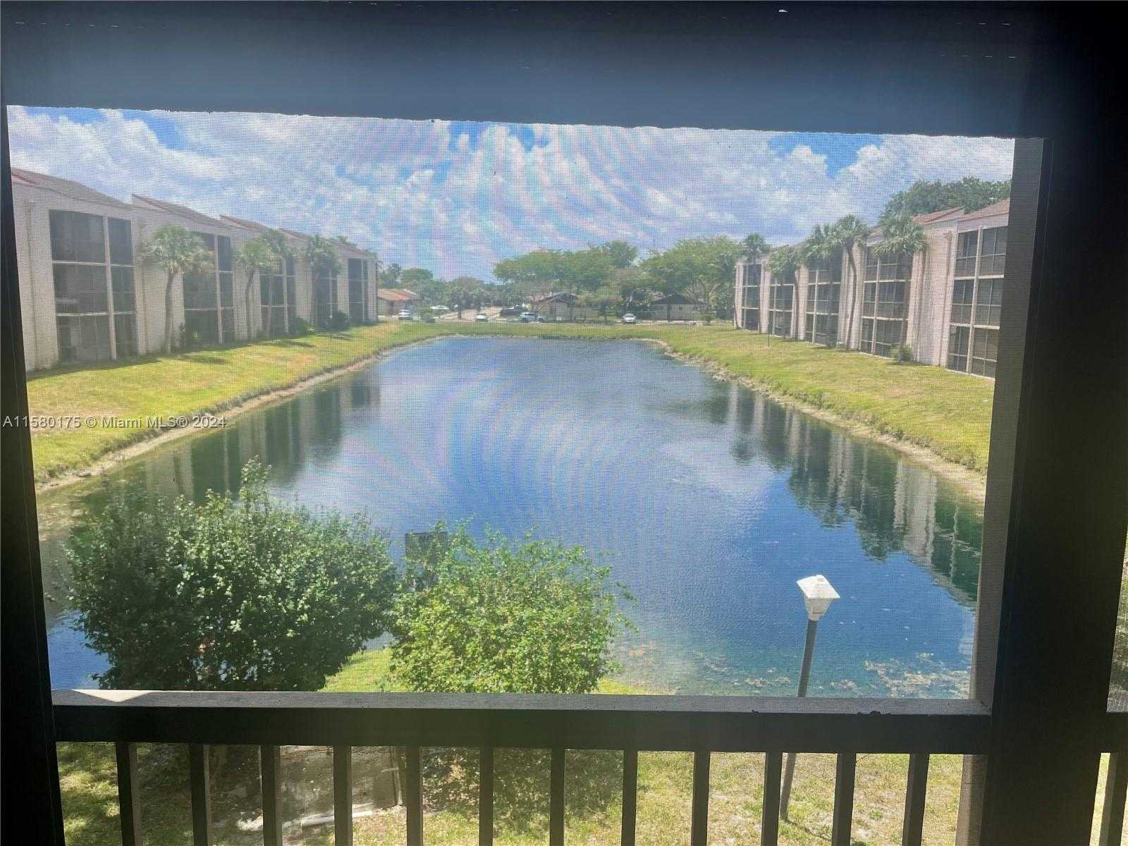 Small Image of 3252 FOXCROFT RD #208, Miramar Number 13