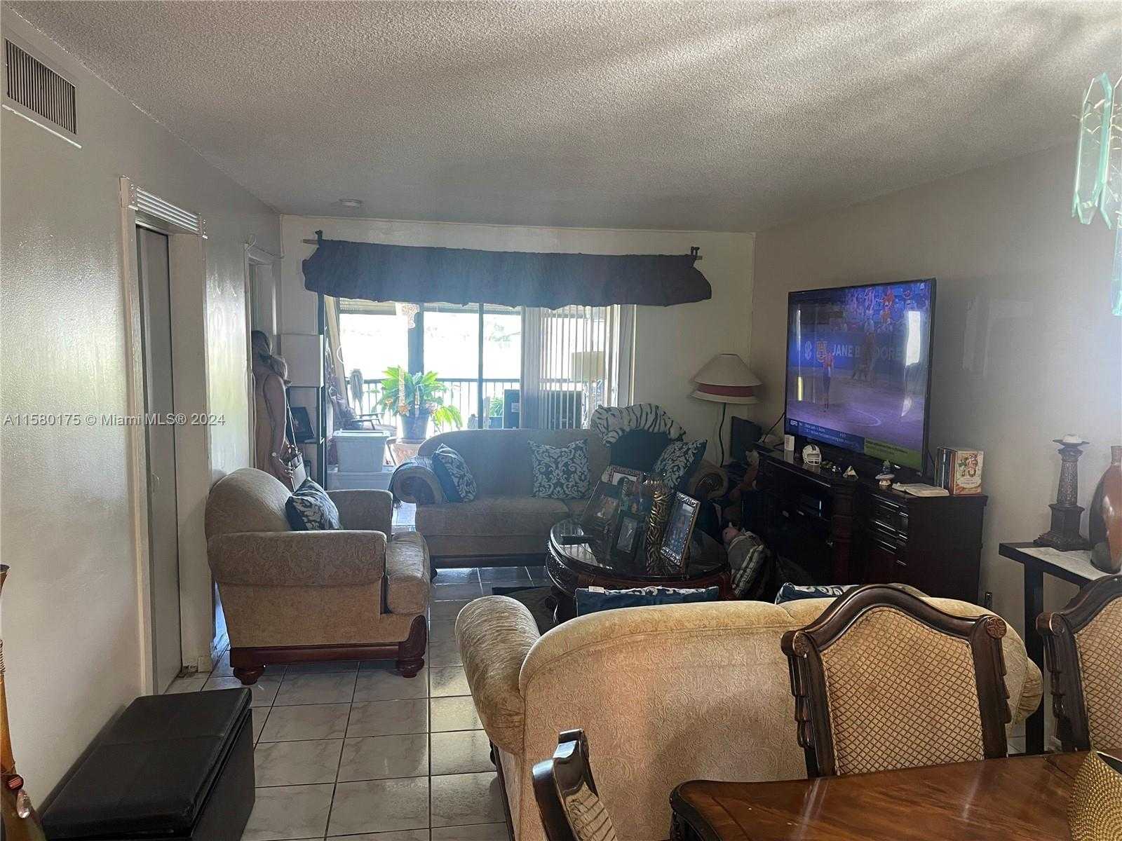 Small Image of 3252 FOXCROFT RD #208, Miramar Number 4