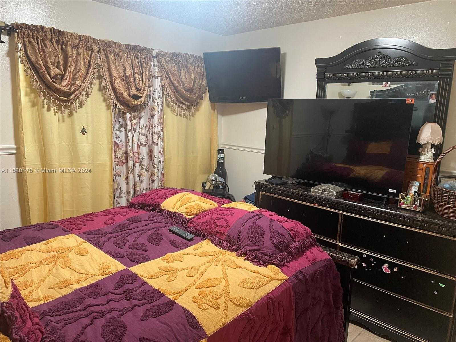Small Image of 3252 FOXCROFT RD #208, Miramar Number 5