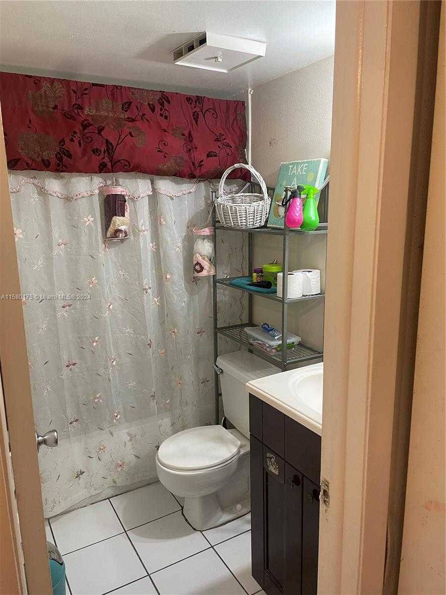 Small Image of 3252 FOXCROFT RD #208, Miramar Number 6