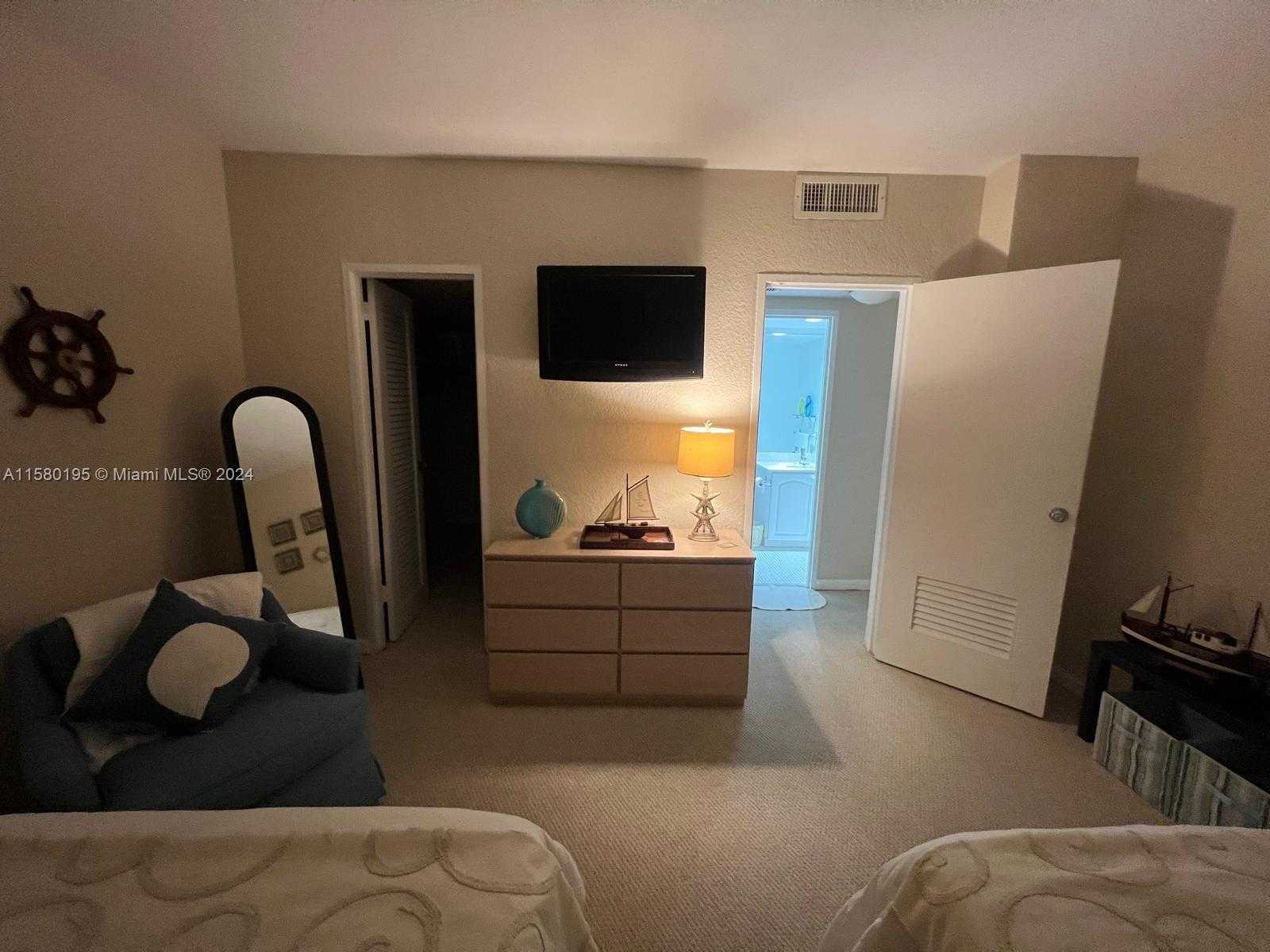 Small Image of 3801 SOUTH OCEAN DR #2D, Hollywood Number 22
