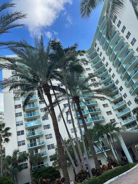 Small Image of 3801 SOUTH OCEAN DR #2D, Hollywood Number 3