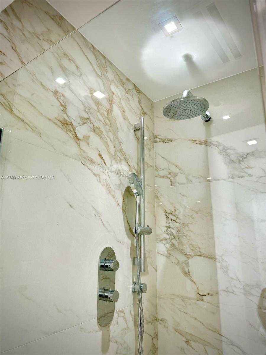 Small Image of 2301 COLLINS AVE #837, Miami Beach Number 23