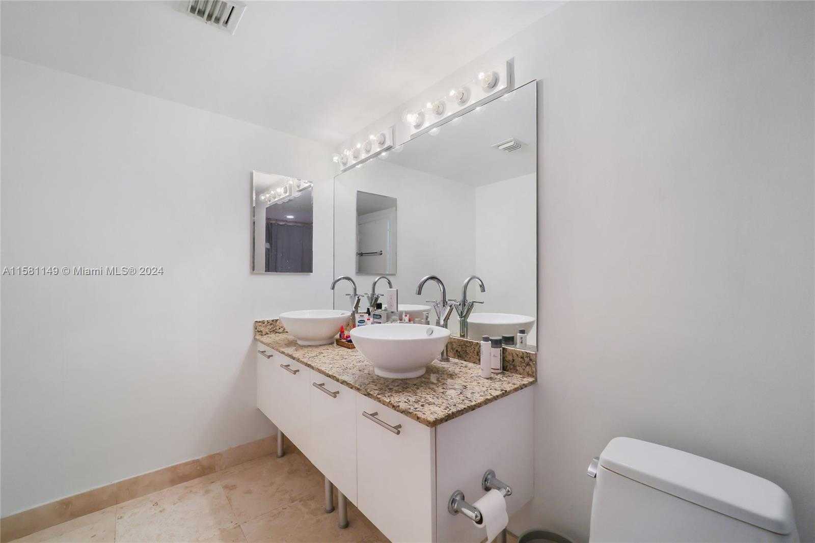 Small Image of 41 SOUTH EAST 5TH ST #304, Miami Number 14