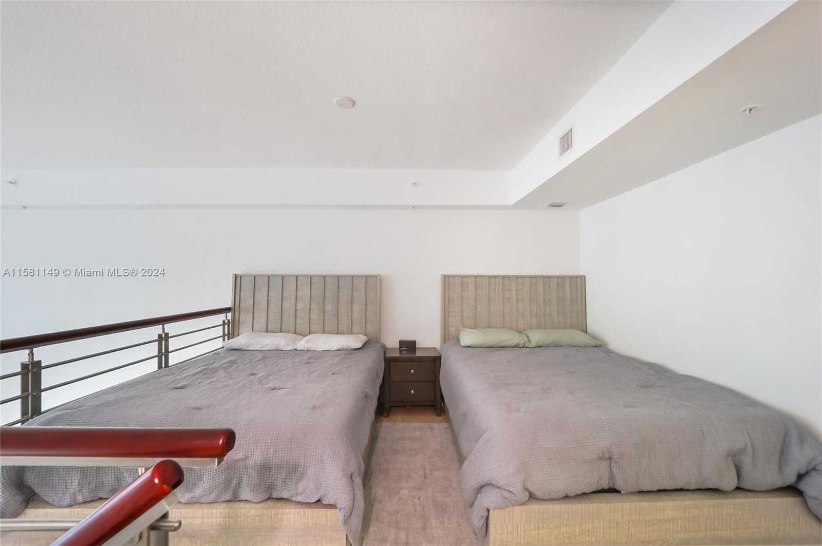 Small Image of 41 SOUTH EAST 5TH ST #304, Miami Number 9