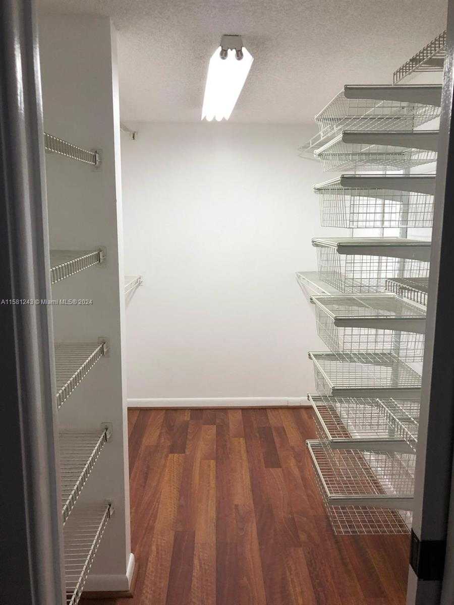 Imagen de Pequeño Objeto