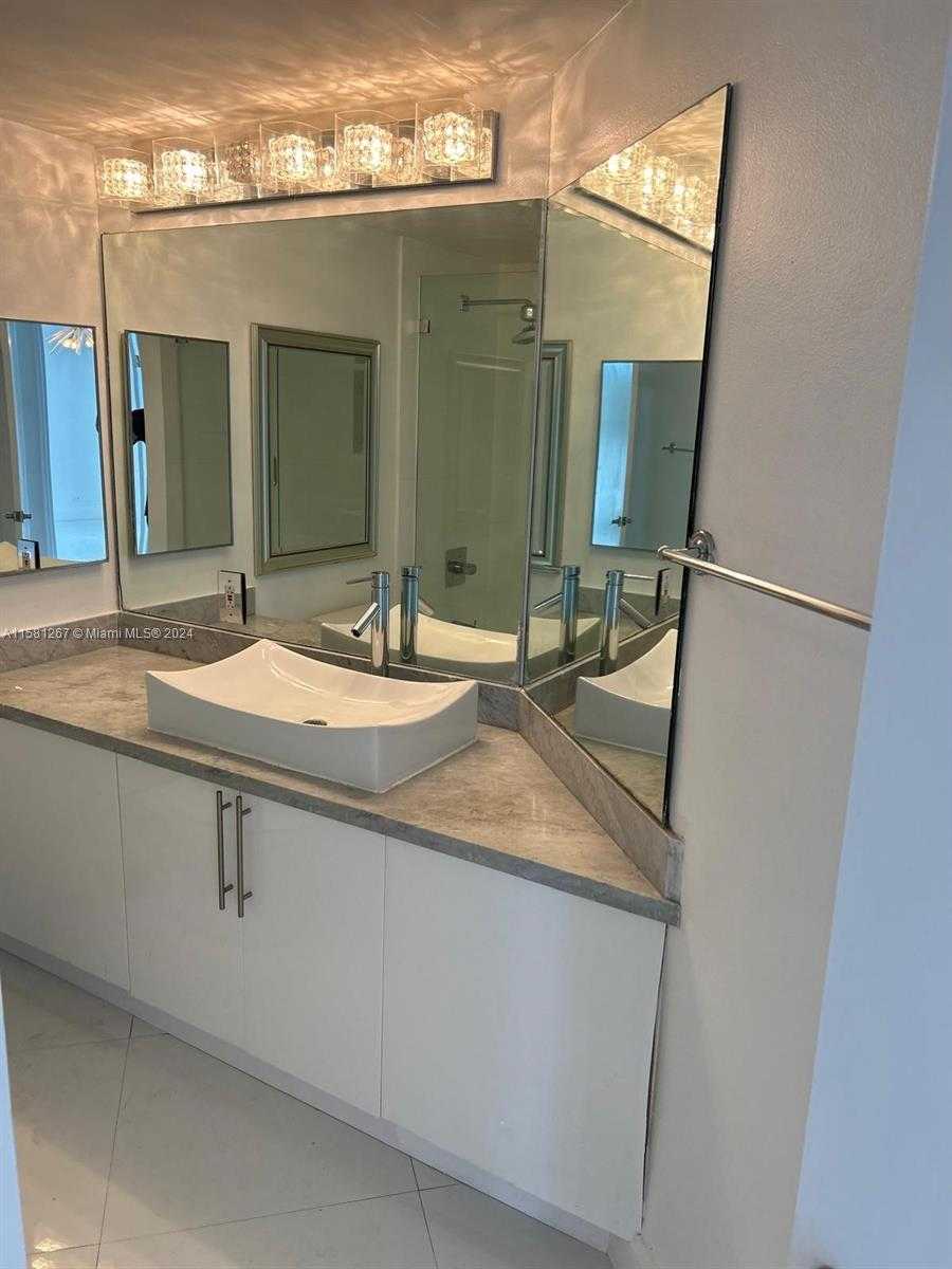 Small Image of 701 BRICKELL KEY BLVD #202, Miami Number 17