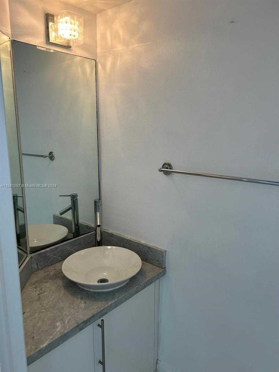 Small Image of 701 BRICKELL KEY BLVD #202, Miami Number 19
