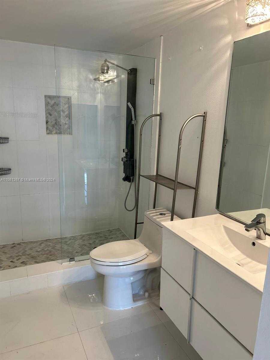 Small Image of 701 BRICKELL KEY BLVD #202, Miami Number 21