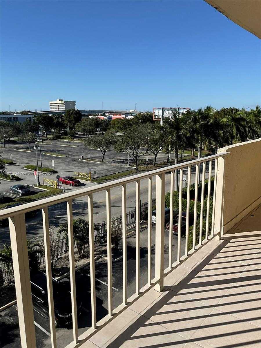 Small Image of 4675 WEST 18TH CT #502, Hialeah Number 12