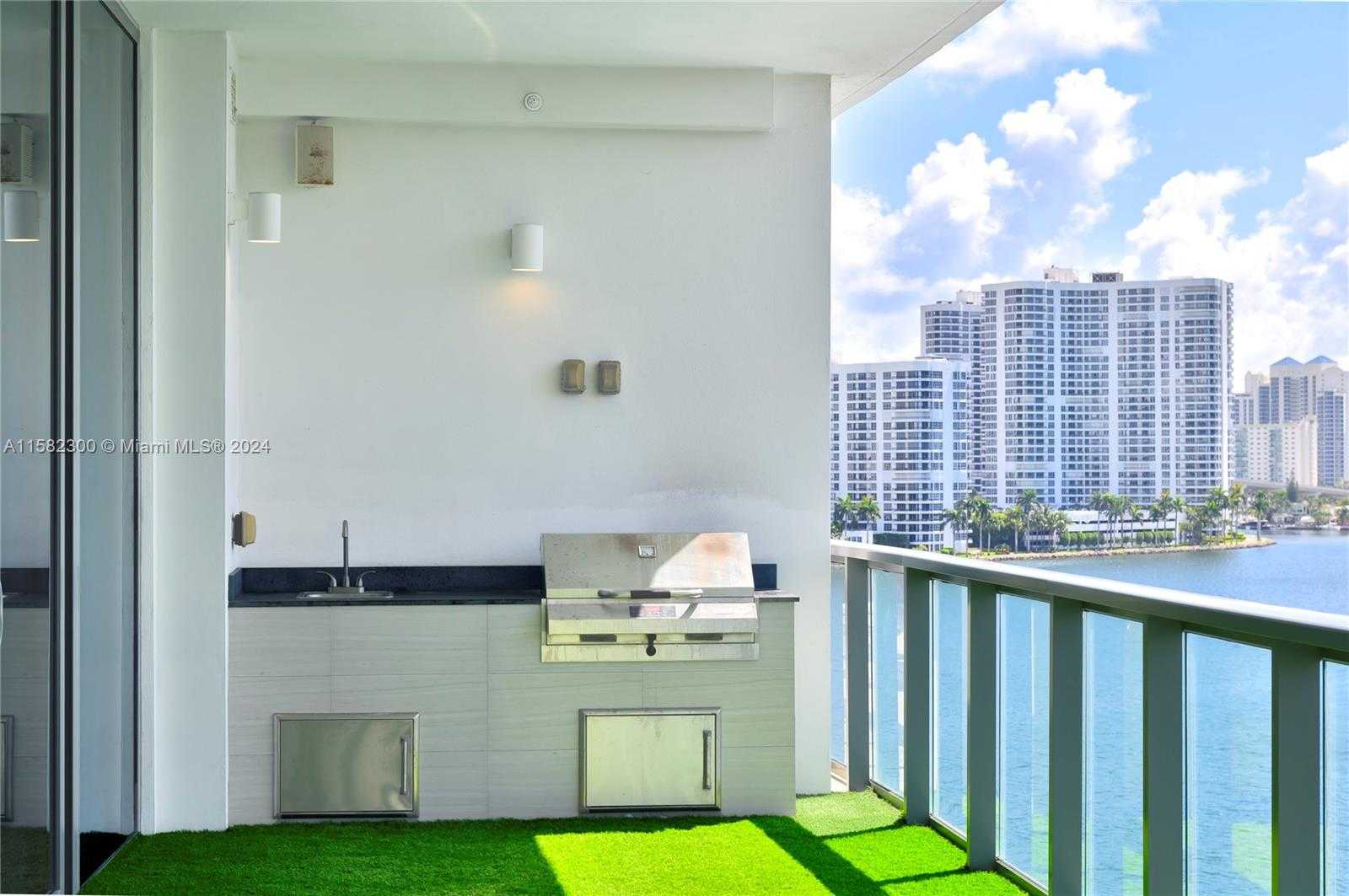 Small Image of 3300 NE 188th St, Aventura, FL 33180, USA Number 17
