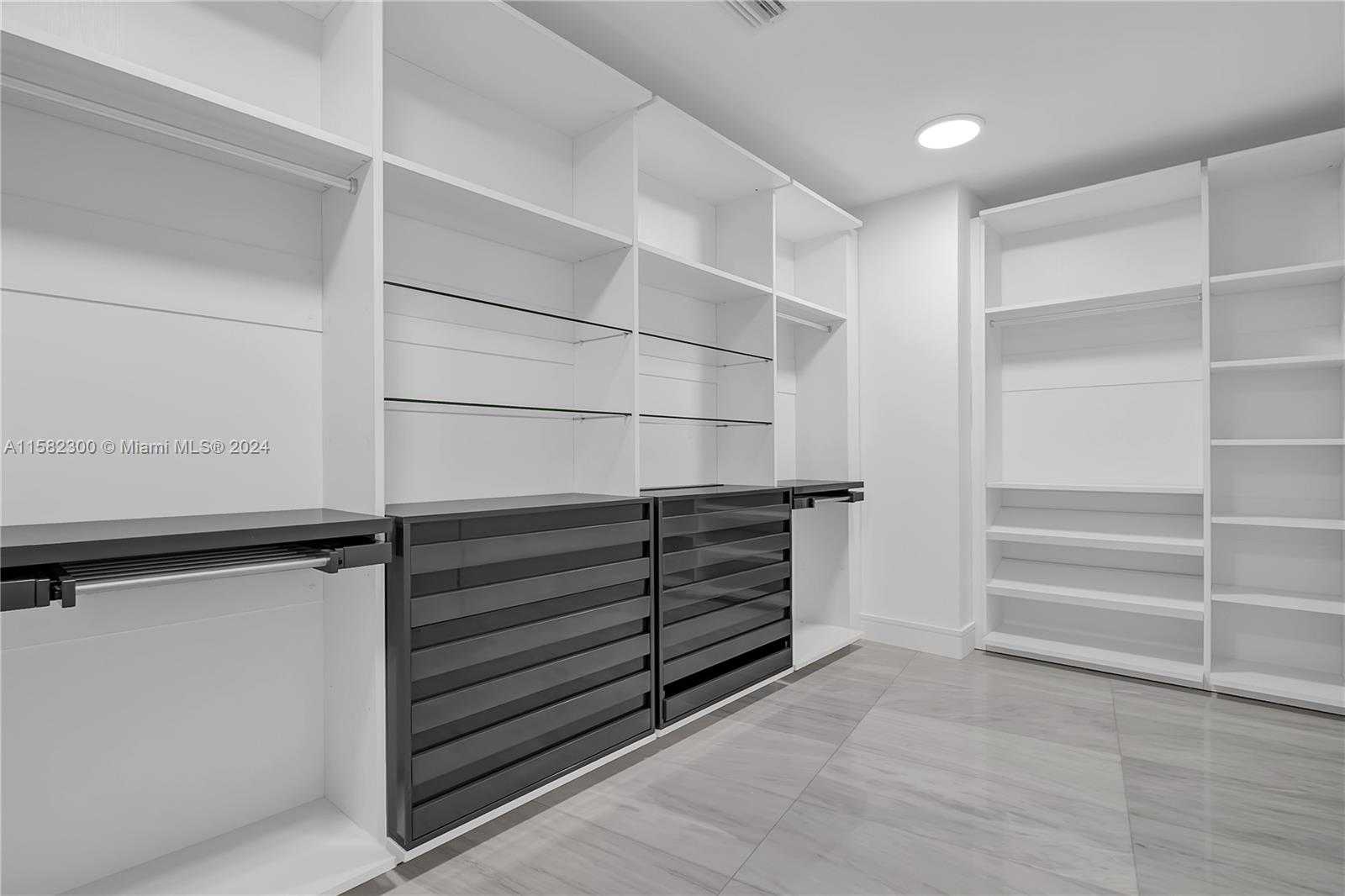 Small Image of 3300 NE 188th St, Aventura, FL 33180, USA Number 20