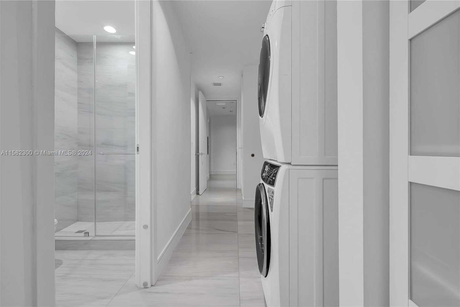 Small Image of 3300 NE 188th St, Aventura, FL 33180, USA Number 31
