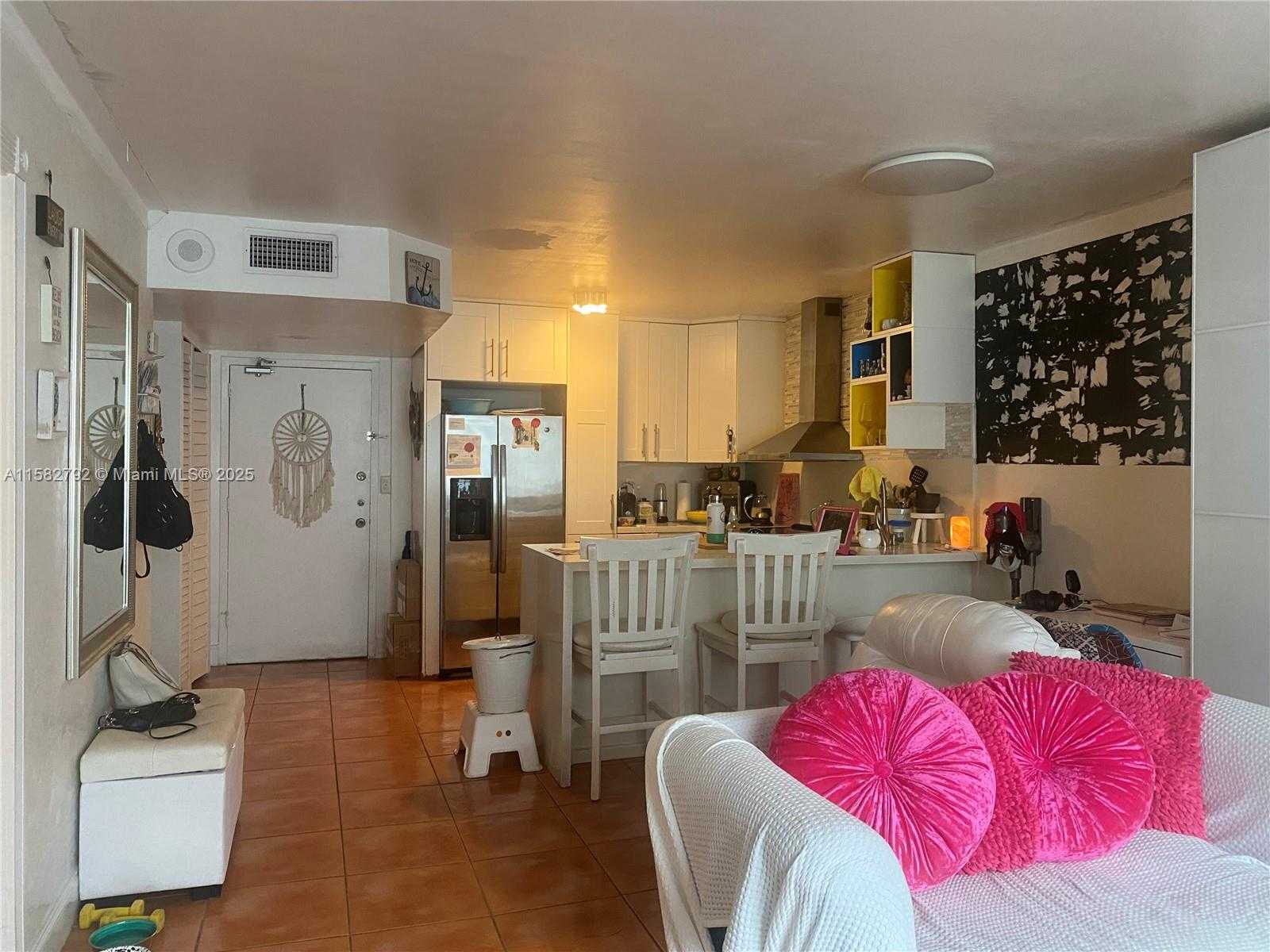 Small Image of 345 OCEAN DR #307, Miami Beach Number 15