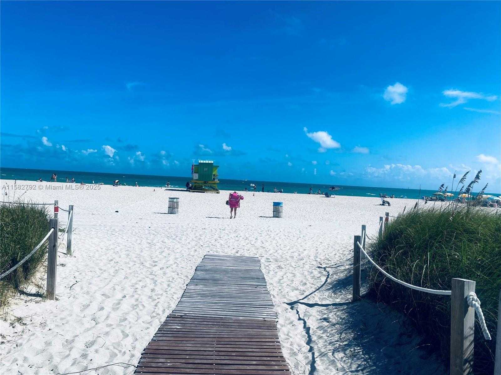 Small Image of 345 OCEAN DR #307, Miami Beach Number 2